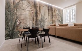 Gallienus Superior Apartment